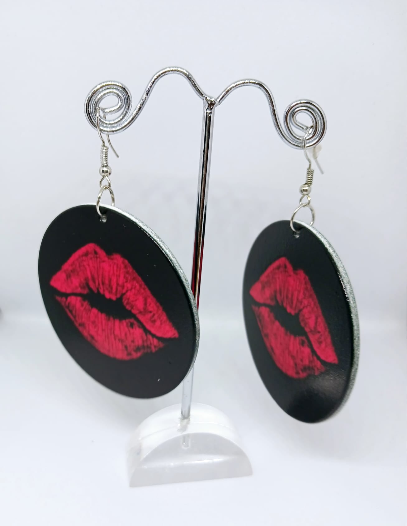 Bamboo Lips Earrings